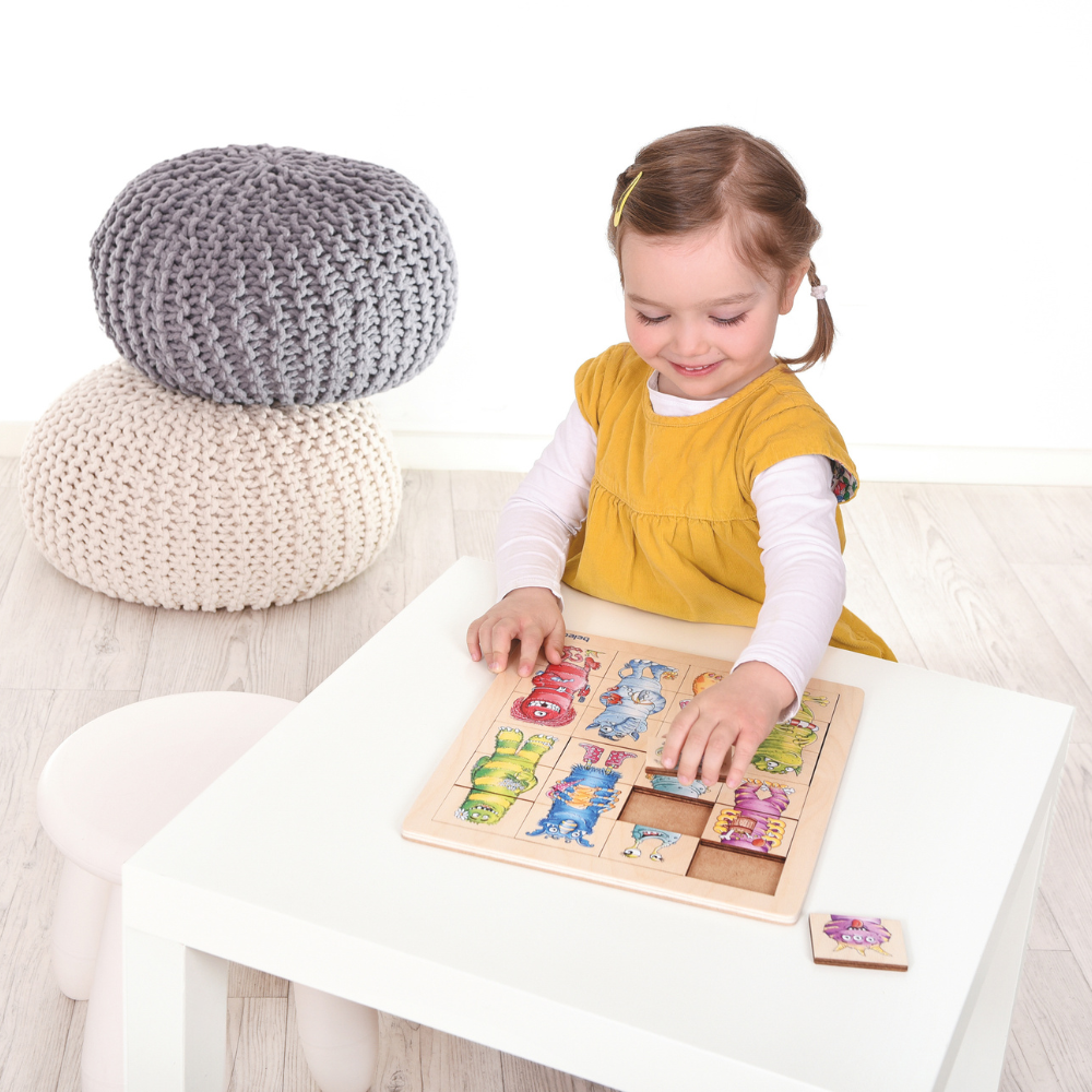 Combina Y Mezcla Moustros